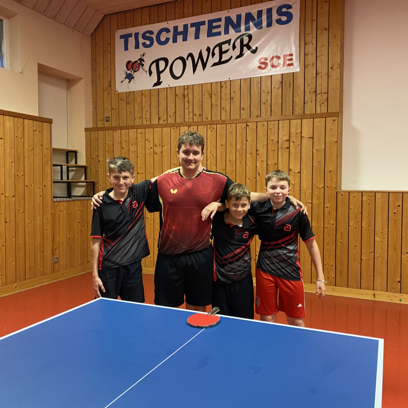 v.l.n.r.: Mika Fees; Luca Neumann, Jakob Klösel, Paul Lettner